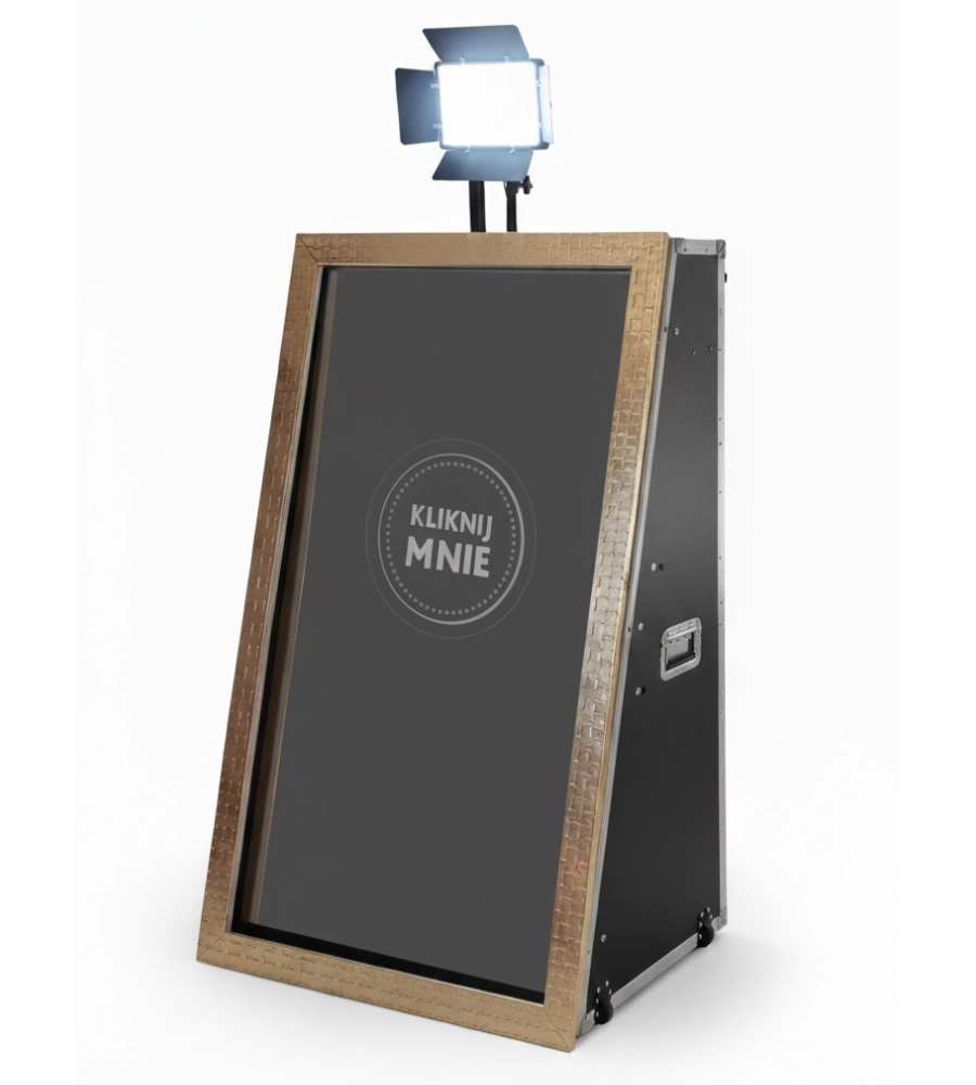 Fotobudka Magic Mirror z napisem Kliknij Mnie